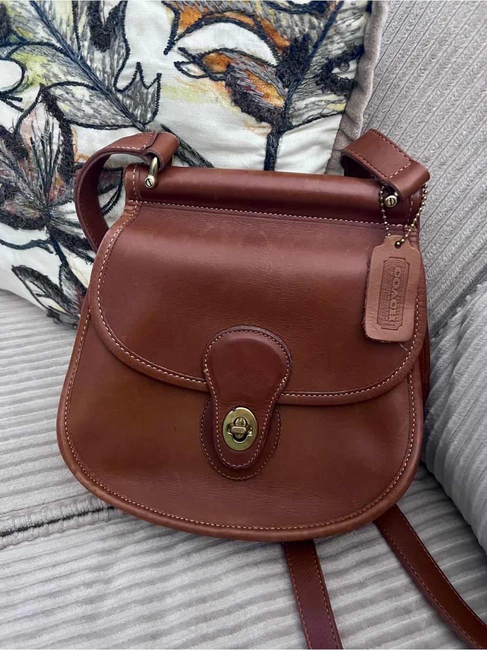 RARE VINTAGE COACH BRITISH TAN 9906 POST POUCH BAG
